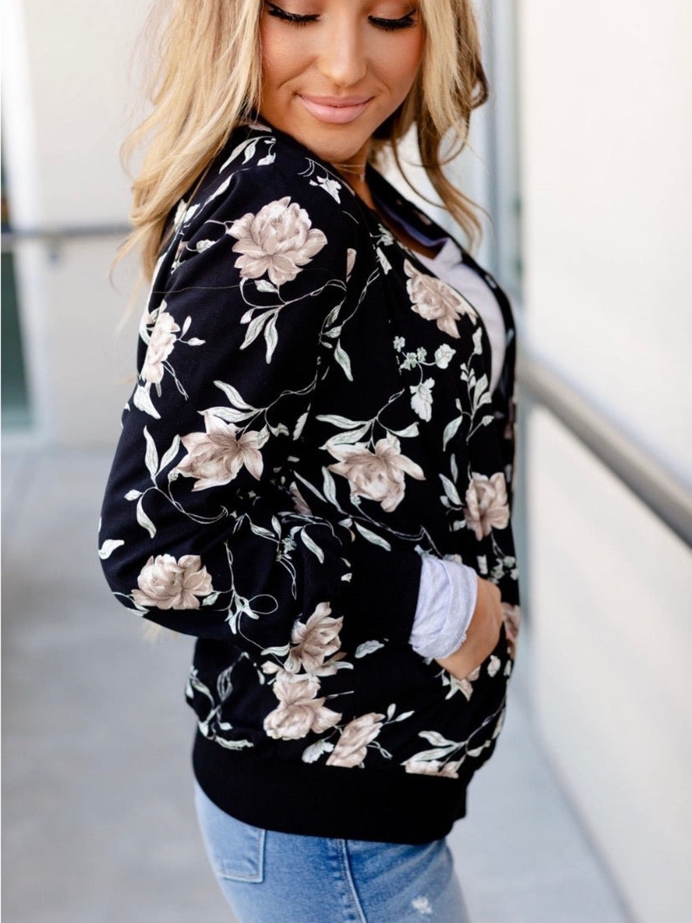 AMPERSAND AVE "Stay with me" Black Bomber Jacket with Beige Floral Print